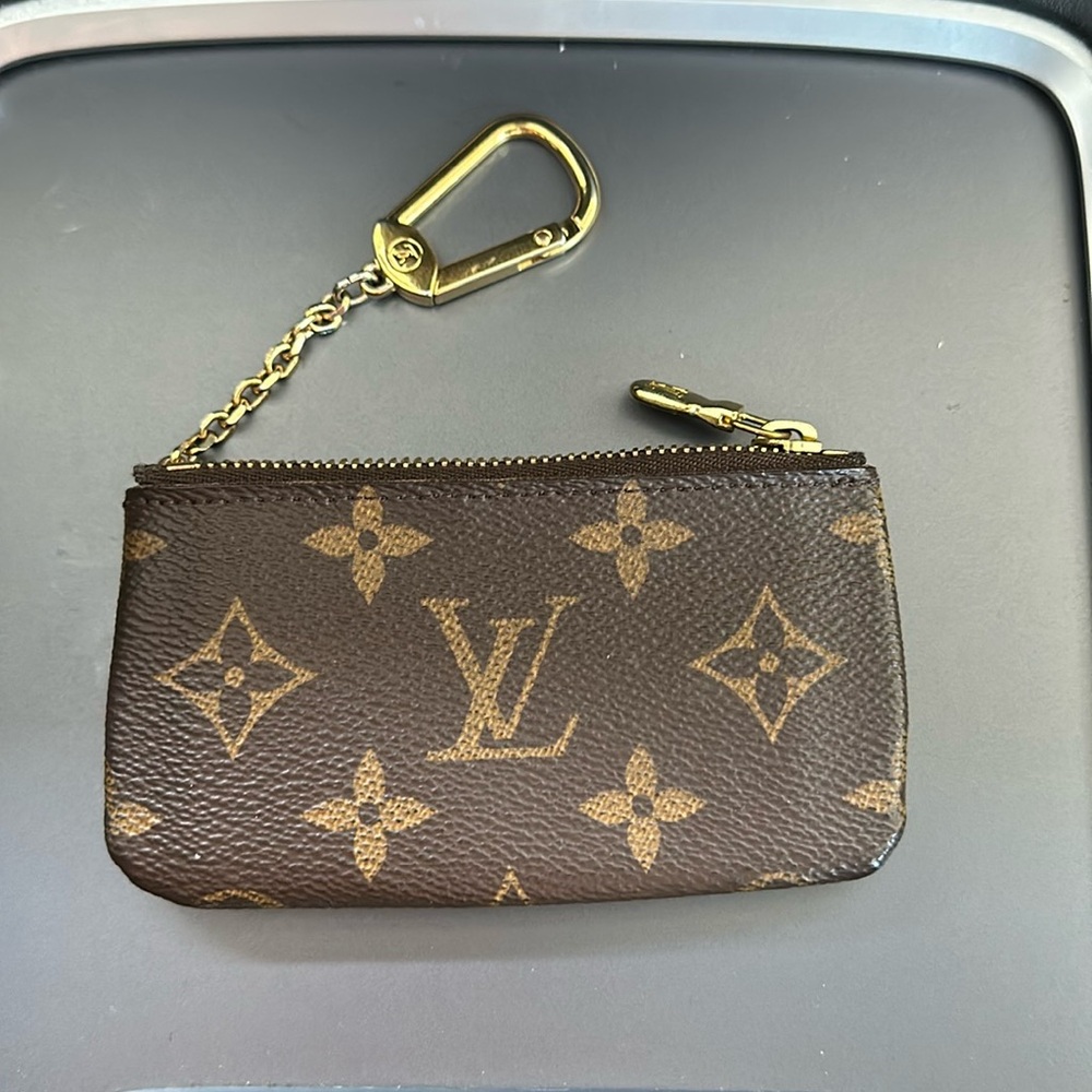 LV key wallet